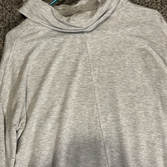 Lou & Grey cozy cowl neck sweater in heather grey. Size medium - Picture 6 of 7